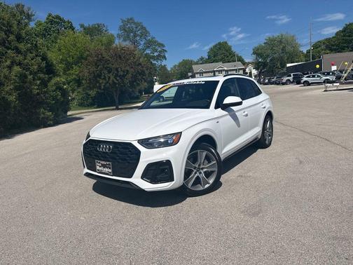 Arkona White 2025 Audi Q5 45 S line Premium