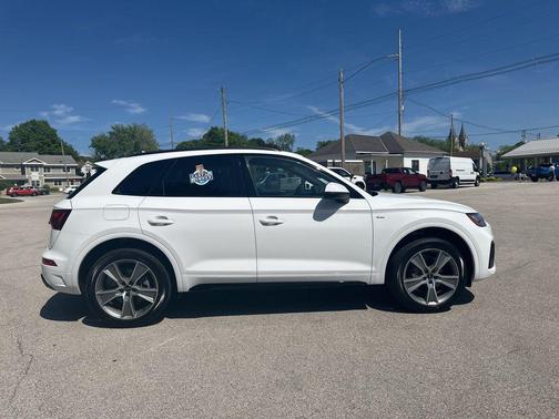 Arkona White 2025 Audi Q5 45 S line Premium