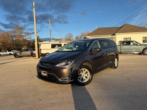 2020 Chrysler Pacifica Touring