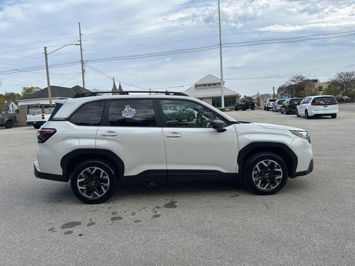 Crystal White Pearl 2025 Subaru Forester Premium