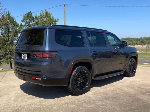 2023 Jeep Wagoneer Series II Carbide 4x4