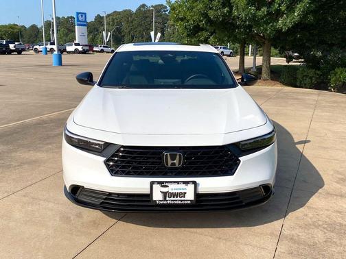 Platinum 2024 Honda Accord Hybrid Sport-L