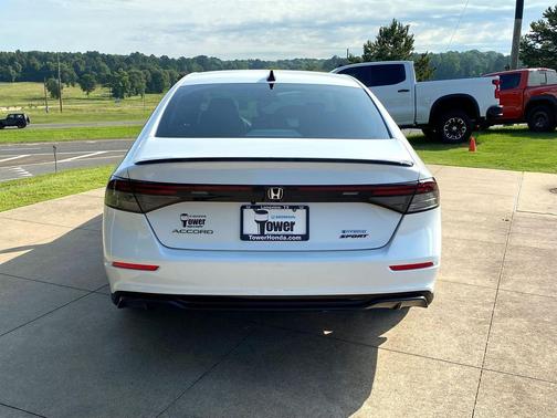 Platinum 2024 Honda Accord Hybrid Sport-L