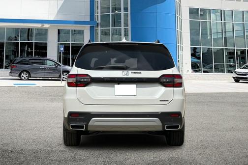 2025 Honda Pilot Touring 8-Passenger