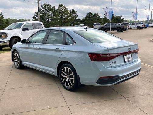 Gray 2025 Volkswagen Jetta 1.5T SE