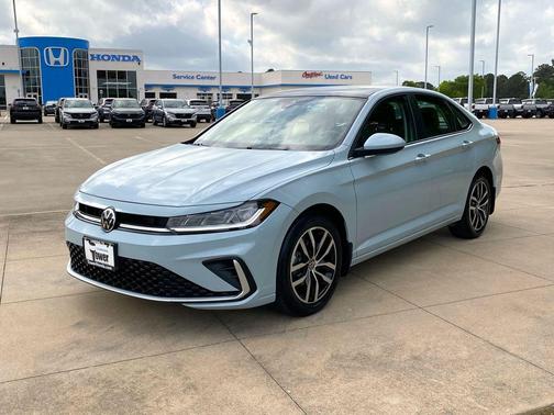 Gray 2025 Volkswagen Jetta 1.5T SE