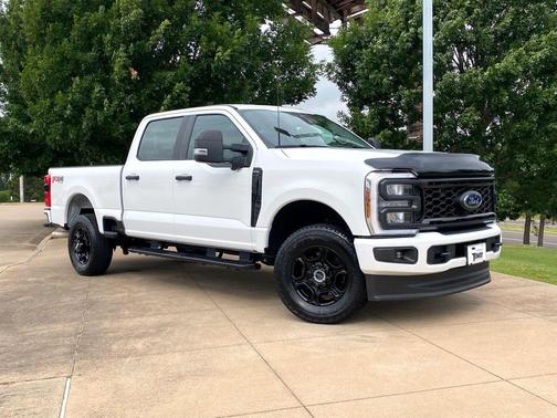 Oxford White 2025 Ford F-250 XL