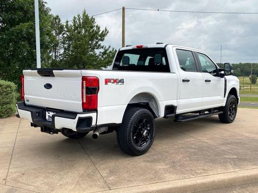 Oxford White 2025 Ford F-250 XL