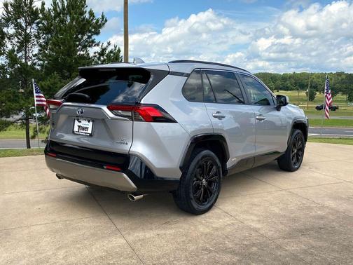 Silver Sky Metallic 2022 Toyota RAV4 Hybrid SE