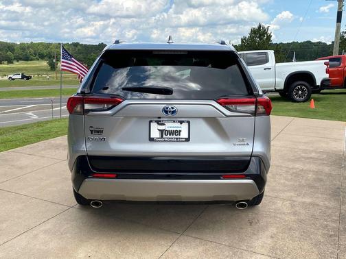 Silver Sky Metallic 2022 Toyota RAV4 Hybrid SE