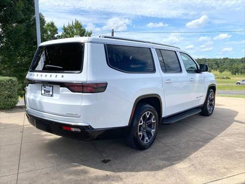 2023 Jeep Wagoneer L Series III 4x2