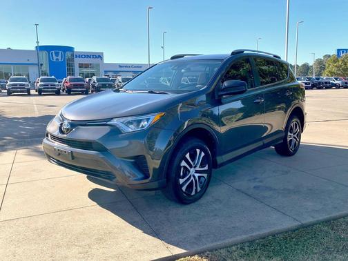 2017 Toyota RAV4 LE
