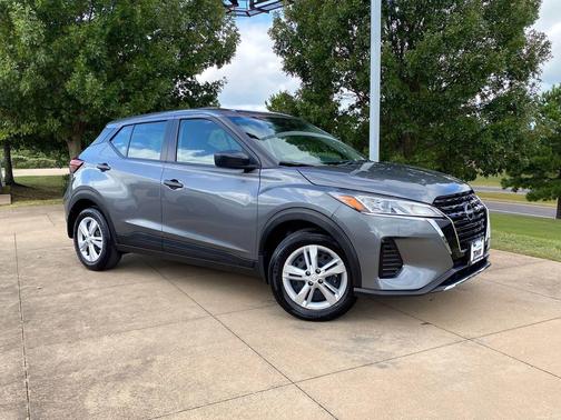 2025 Nissan Kicks S