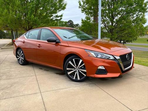 2022 Nissan Altima SR FWD