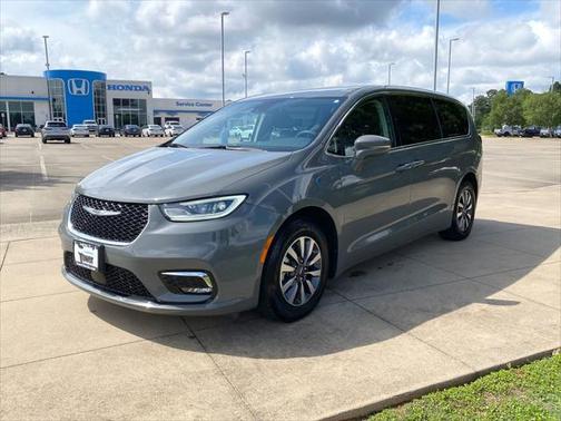 2022 Chrysler Pacifica Hybrid Touring L