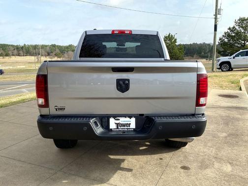 2024 RAM 1500 Classic Warlock Crew Cab 4x2 5'7' Box