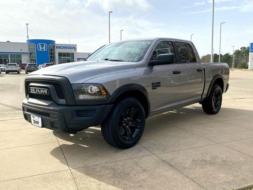 2024 RAM 1500 Classic Warlock Crew Cab 4x2 5'7' Box