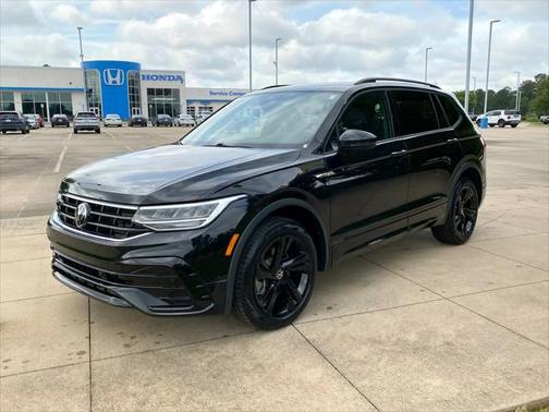 2023 Volkswagen Tiguan 2.0T SE R-Line Black