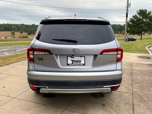 2022 Honda Pilot Touring 8-Passenger