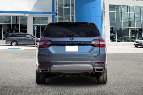 Smoke Blue Pearl 2026 Honda Pilot Touring 8-Passenger