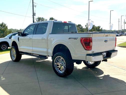 Oxford White 2023 Ford F-150 XLT