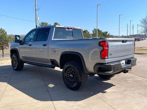 2025 Chevrolet Silverado 2500 4WD Crew Cab Standard Bed ZR2