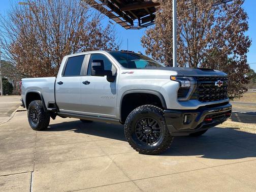 2025 Chevrolet Silverado 2500 4WD Crew Cab Standard Bed ZR2