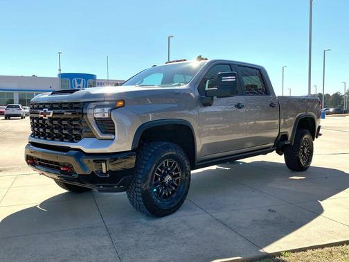 2025 Chevrolet Silverado 2500 4WD Crew Cab Standard Bed ZR2