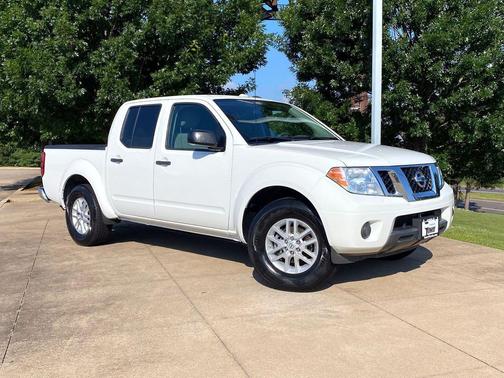Glacier White 2018 Nissan Frontier SV