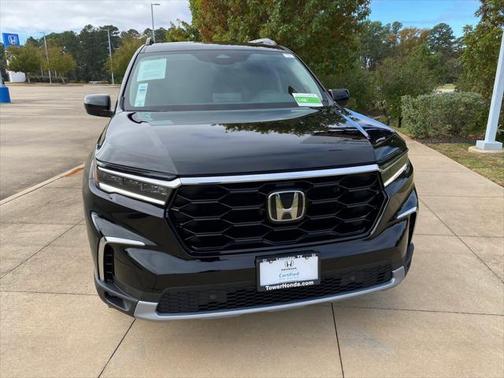 Crystal Black Pearl 2024 Honda Pilot Touring 8-Passenger