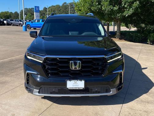 Crystal Black Pearl 2024 Honda Pilot Touring 8-Passenger
