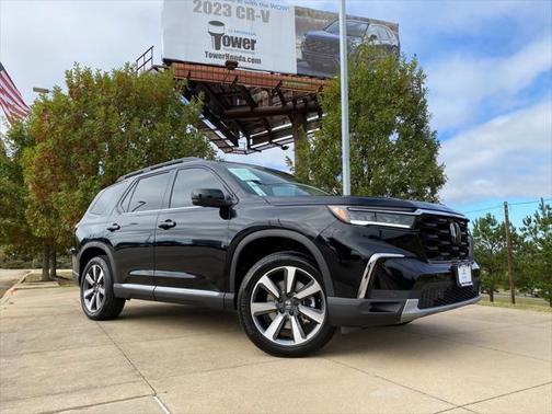 Crystal Black Pearl 2024 Honda Pilot Touring 8-Passenger