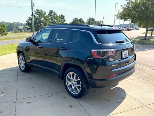 2024 Jeep Compass Latitude Lux