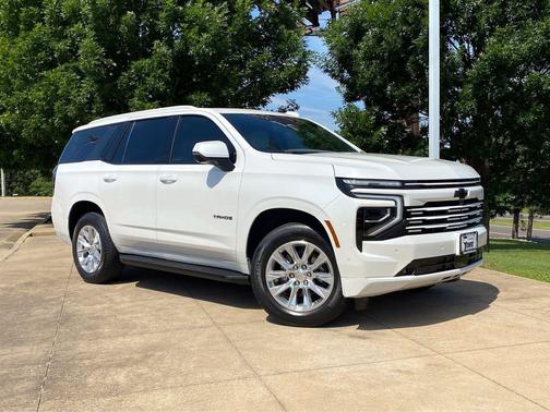 Iridescent Pearl Tricoat 2025 Chevrolet Tahoe Premier