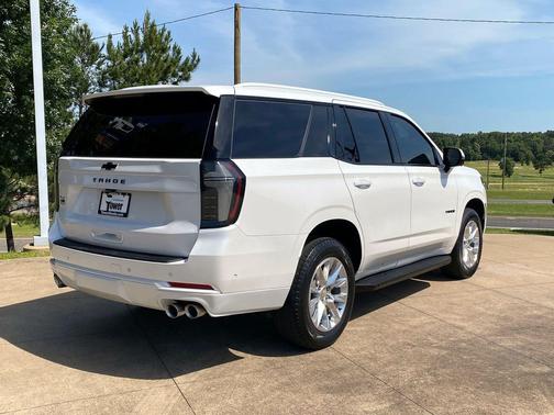 Iridescent Pearl Tricoat 2025 Chevrolet Tahoe Premier