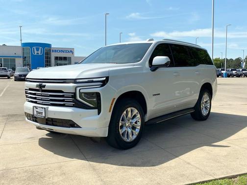 Iridescent Pearl Tricoat 2025 Chevrolet Tahoe Premier