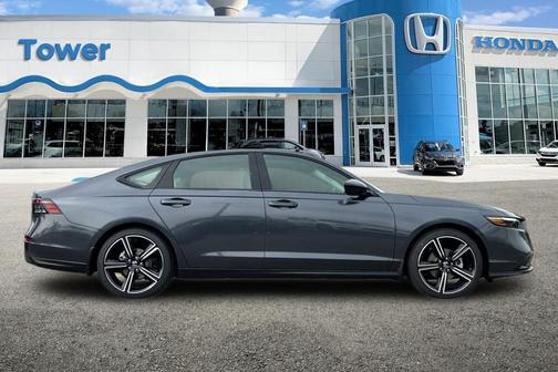 Meteorite Gray Metallic 2026 Honda Accord SE