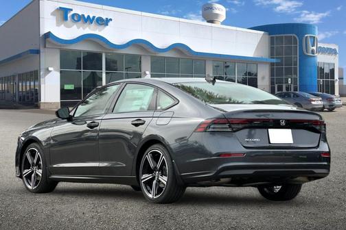 Meteorite Gray Metallic 2026 Honda Accord SE