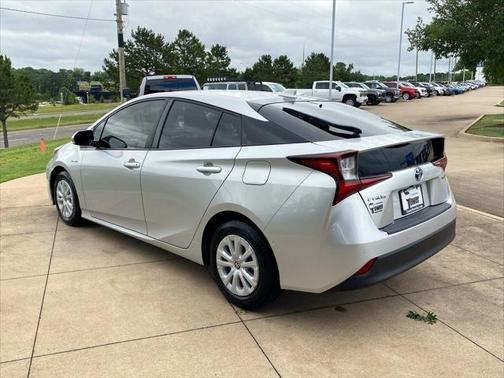 2020 Toyota Prius LE