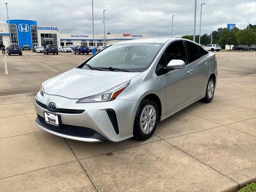 2020 Toyota Prius LE