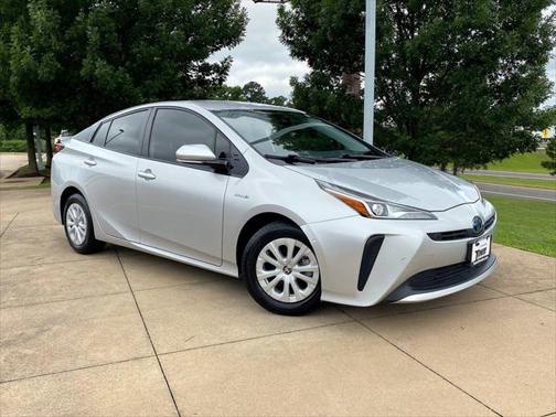 2020 Toyota Prius LE