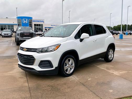 Summit White 2020 Chevrolet Trax LS