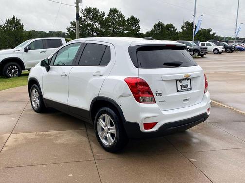 Summit White 2020 Chevrolet Trax LS