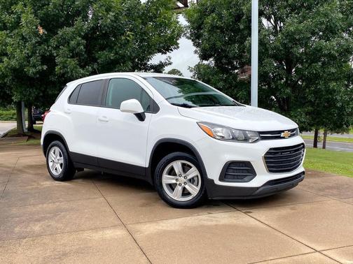 Summit White 2020 Chevrolet Trax LS