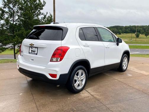 Summit White 2020 Chevrolet Trax LS
