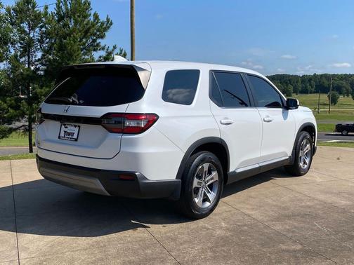 Platinum White Pearl 2023 Honda Pilot 2WD EX-L 7 Passenger