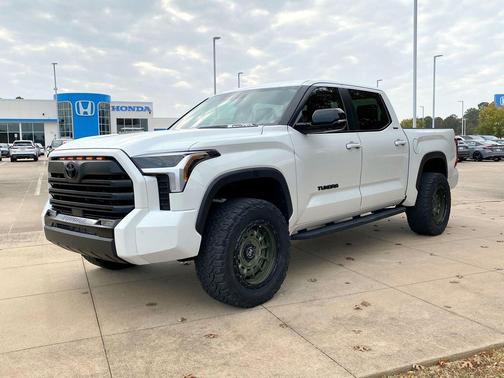 2024 Toyota Tundra Hybrid Platinum