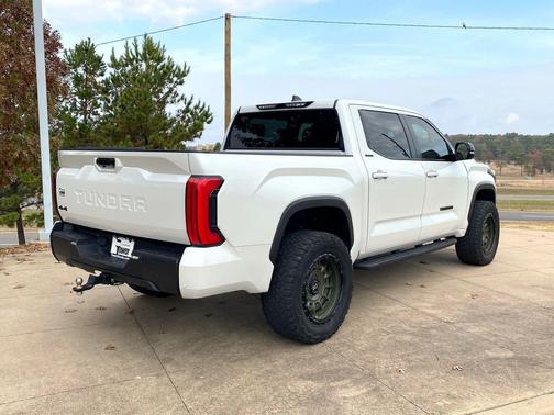 2024 Toyota Tundra Hybrid Platinum