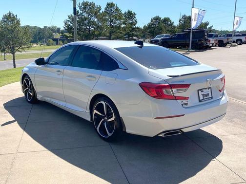 Platinum White Pearl 2022 Honda Accord Sport SE 1.5T