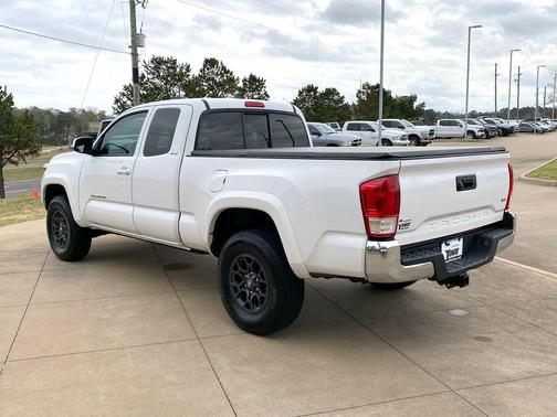 2017 Toyota Tacoma SR5